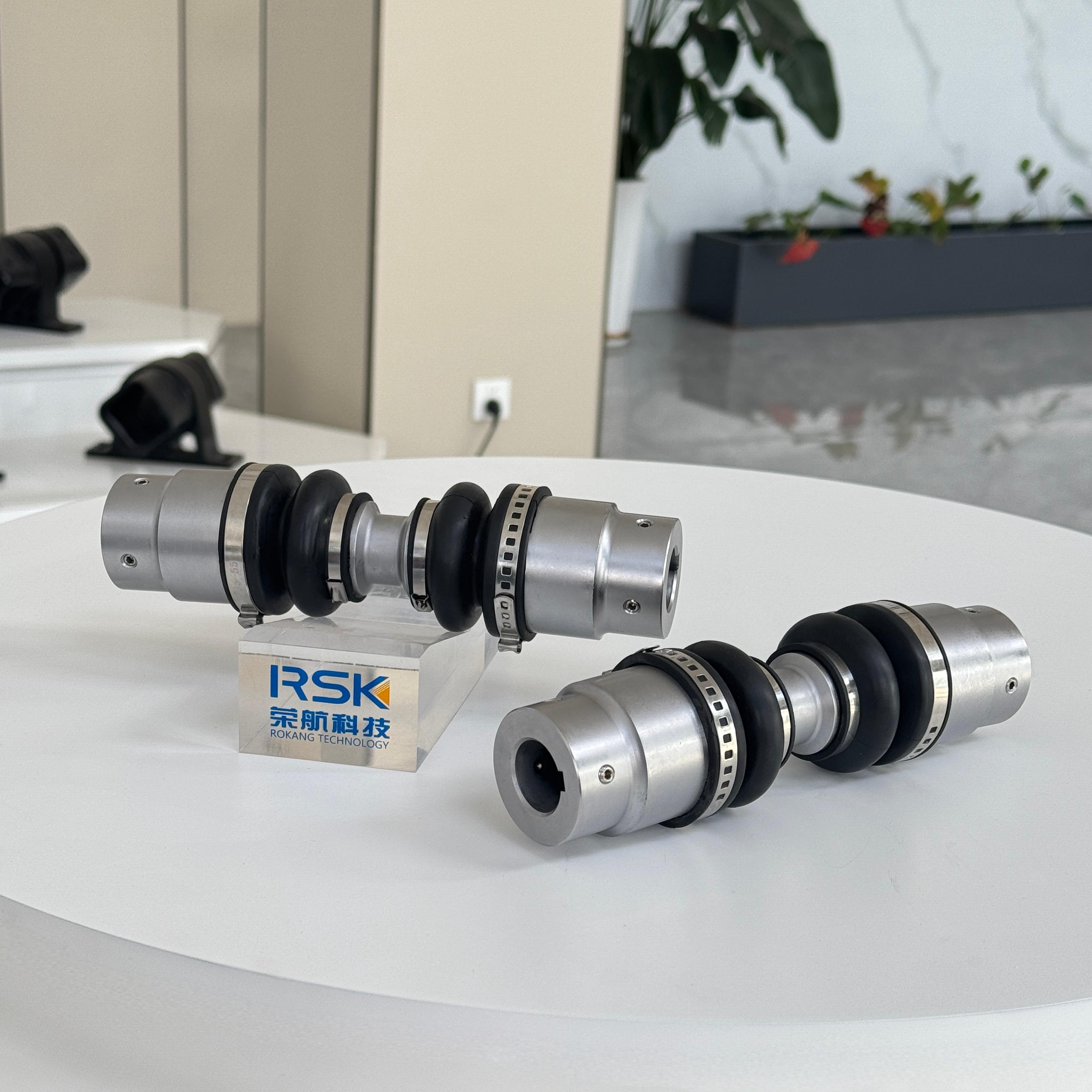 Micro Constant Velocity Joints Coupling Suitable for Wheeled Robots Small Size Lightweight Multi-directional Compensation